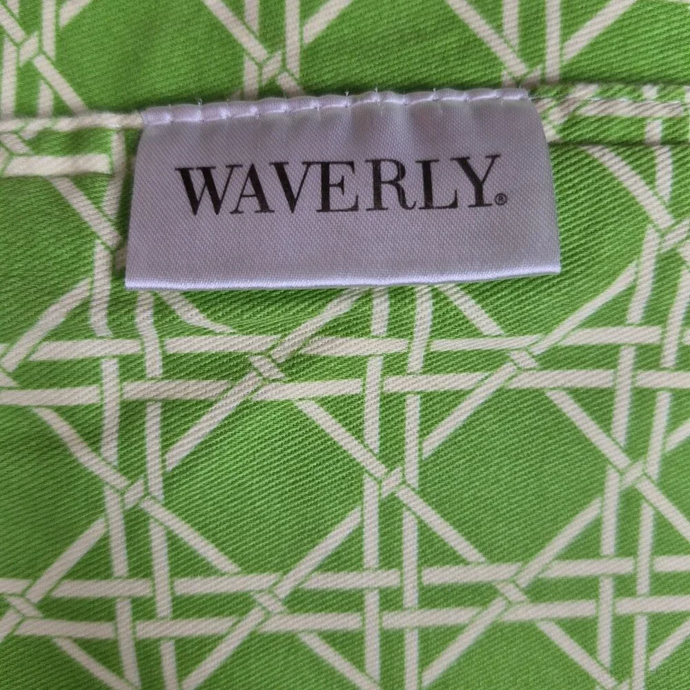 Waverly Table Runner and 8 Placemats Floral Pattern with Green Trim